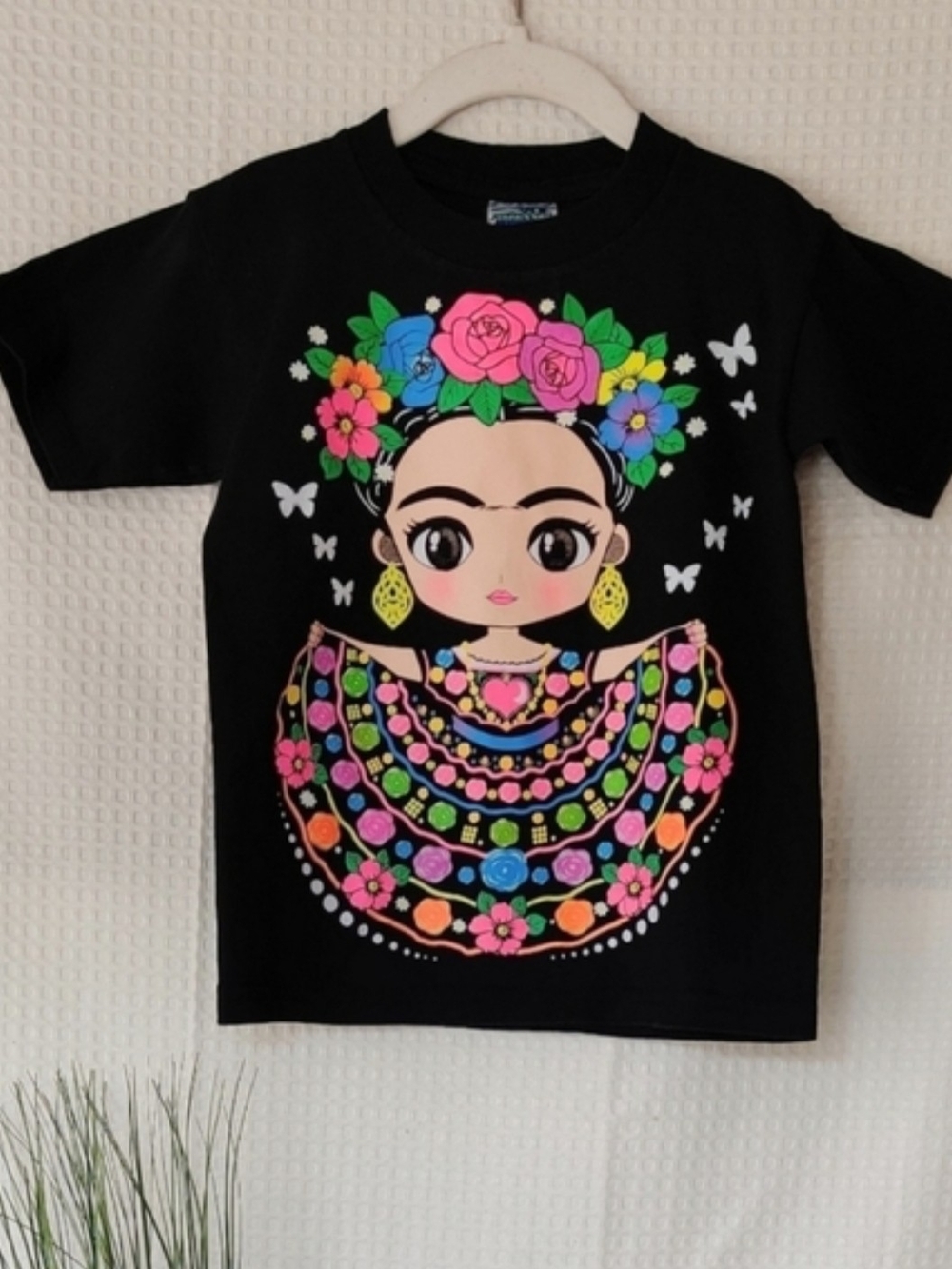 Thessh Kids Frida Kahlo Animated Blk Tee w/ Colorful Floral Design Size S(2-4)